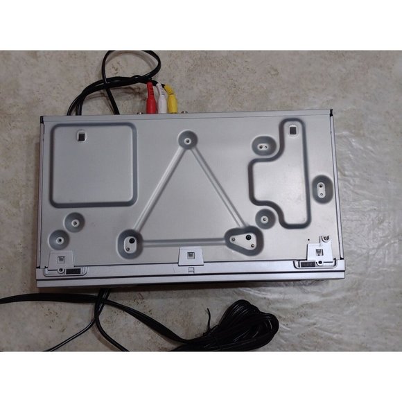 Phillips Magnavox DVD CD Player MP3 Digital Surround With Audio Cables MDV430 - Picture 6 of 10